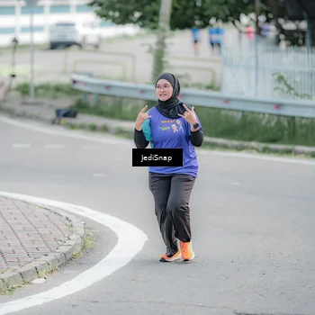 Runner Photo 8340392