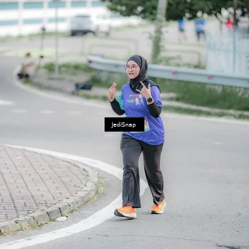 Runner Photo 8340398