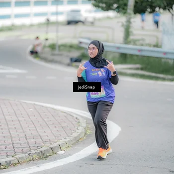 Runner Photo 8340402