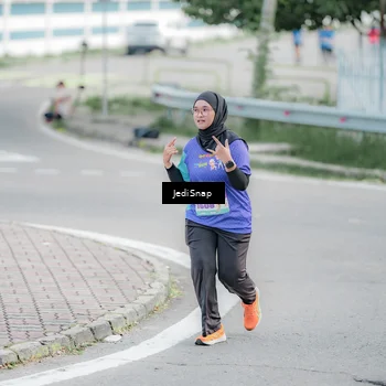 Runner Photo 8340404