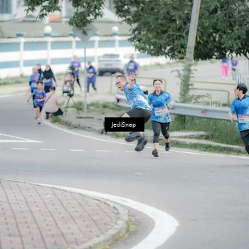 Runner Photo 8340412