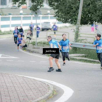 Runner Photo 8340415