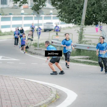 Runner Photo 8340423