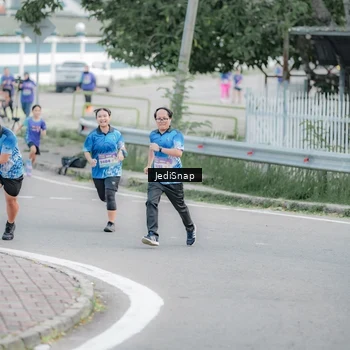Runner Photo 8340427