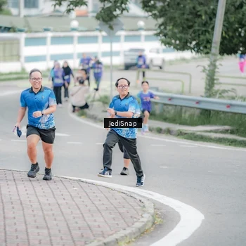 Runner Photo 8340453