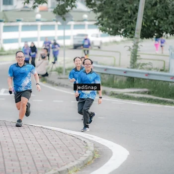 Runner Photo 8340472