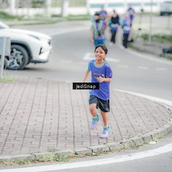 Runner Photo 8340554