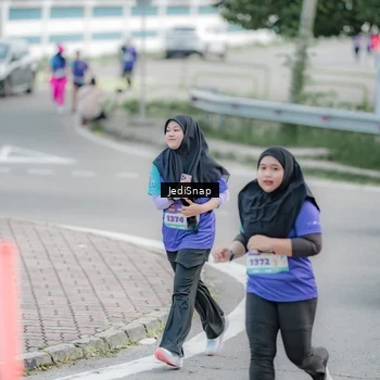 Runner Photo 8340632