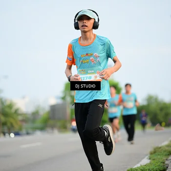 Runner Photo 8340748