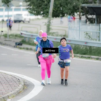 Runner Photo 8340815