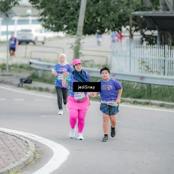Runner Photo 8340819