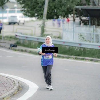 Runner Photo 8340856