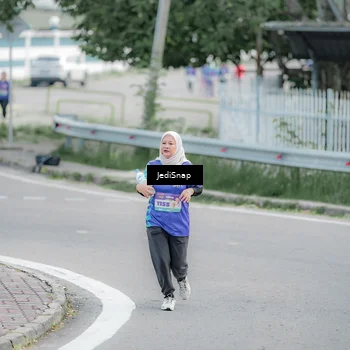 Runner Photo 8340859