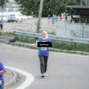Runner Photo 8340861