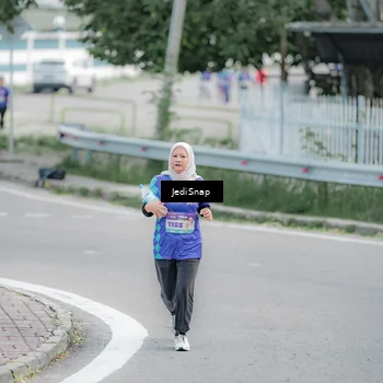 Runner Photo 8340886