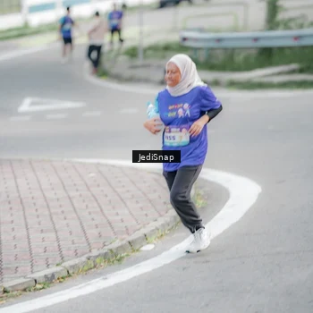 Runner Photo 8340894