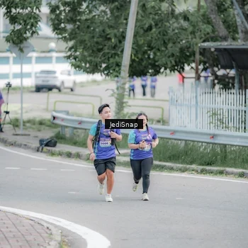 Runner Photo 8340895