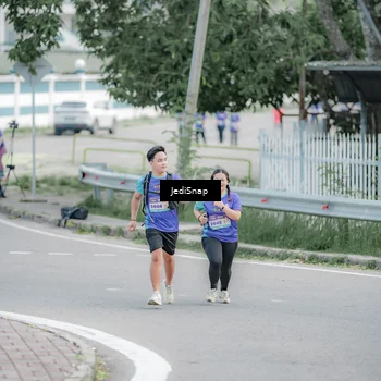 Runner Photo 8340901
