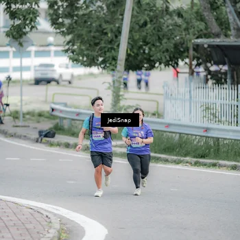 Runner Photo 8340902