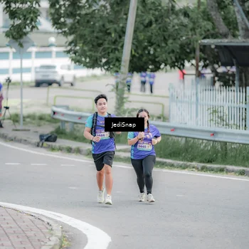 Runner Photo 8340914