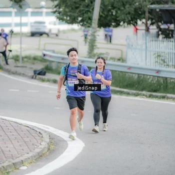 Runner Photo 8340933
