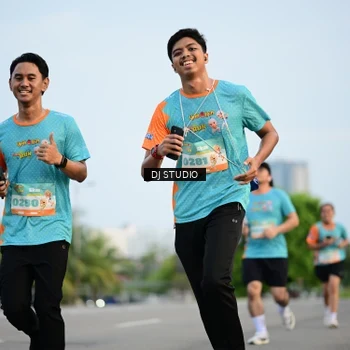 Runner Photo 8340939