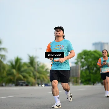 Runner Photo 8340965