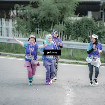 Runner Photo 8341035