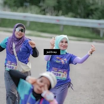 Runner Photo 8341109