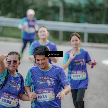 Runner Photo 8341484