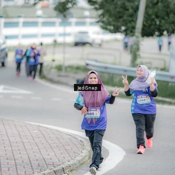 Runner Photo 8341755