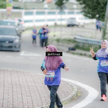 Runner Photo 8341800
