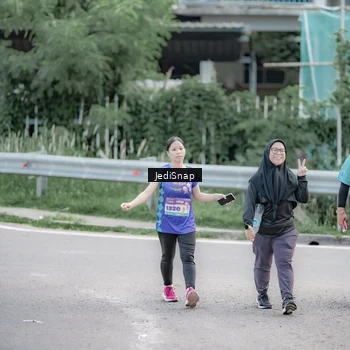Runner Photo 8341834