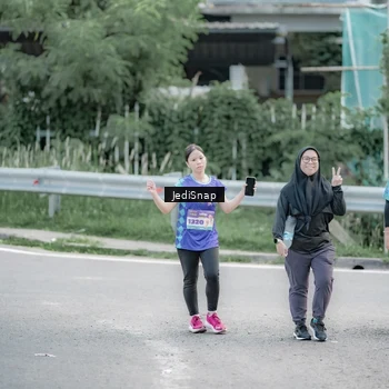 Runner Photo 8341836