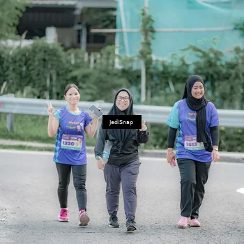 Runner Photo 8341902