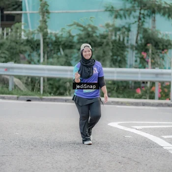 Runner Photo 8342253