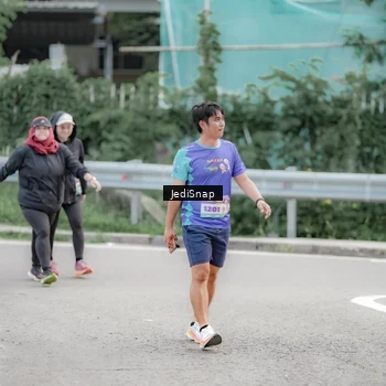 Runner Photo 8342290