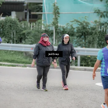 Runner Photo 8342325