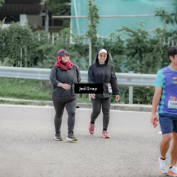 Runner Photo 8342334