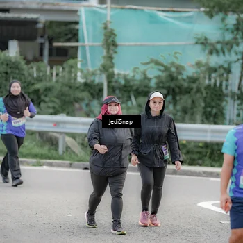 Runner Photo 8342336
