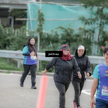 Runner Photo 8342349