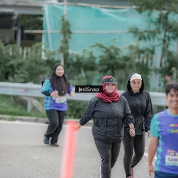 Runner Photo 8342355