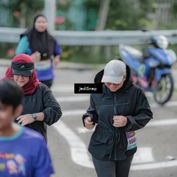 Runner Photo 8342375