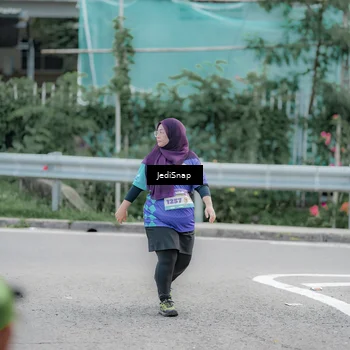 Runner Photo 8342421
