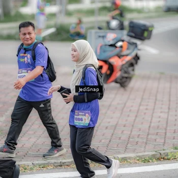 Runner Photo 8342506