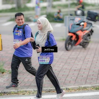 Runner Photo 8342514