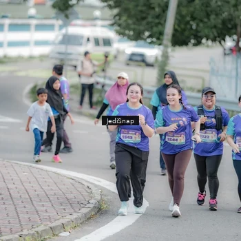 Runner Photo 8342554