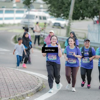 Runner Photo 8342561