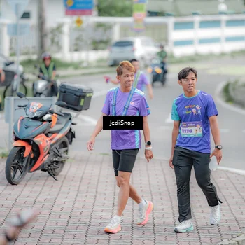 Runner Photo 8342672