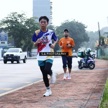 Runner Photo 8342674